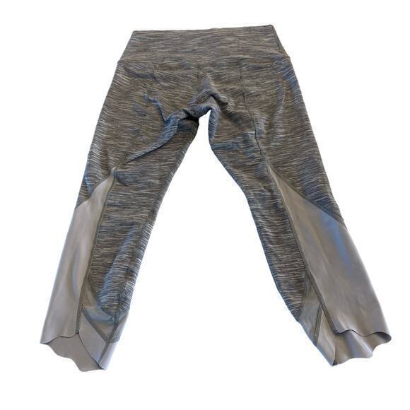 Lululemon Wunder Under Scalloped Hem High-Rise‎ Crop - Picture 3 of 12